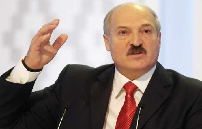 “Qarabağ münaqişəsi vasitəçi olmadan həll edilməlidir” - Lukaşenko