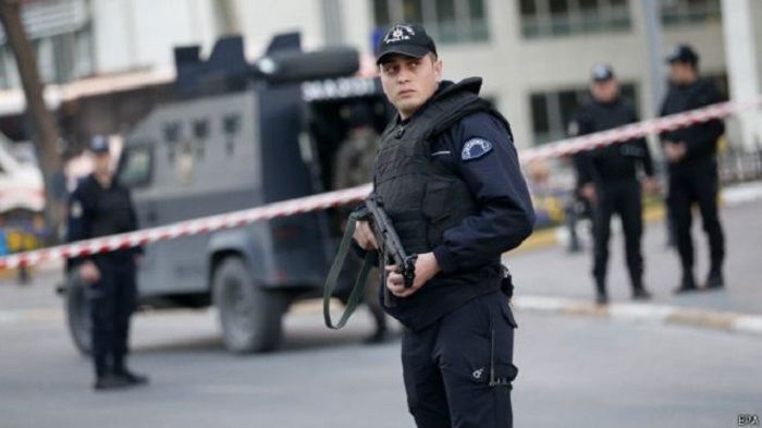 Türkiyədə polis idarəsinə silahlı hücum: