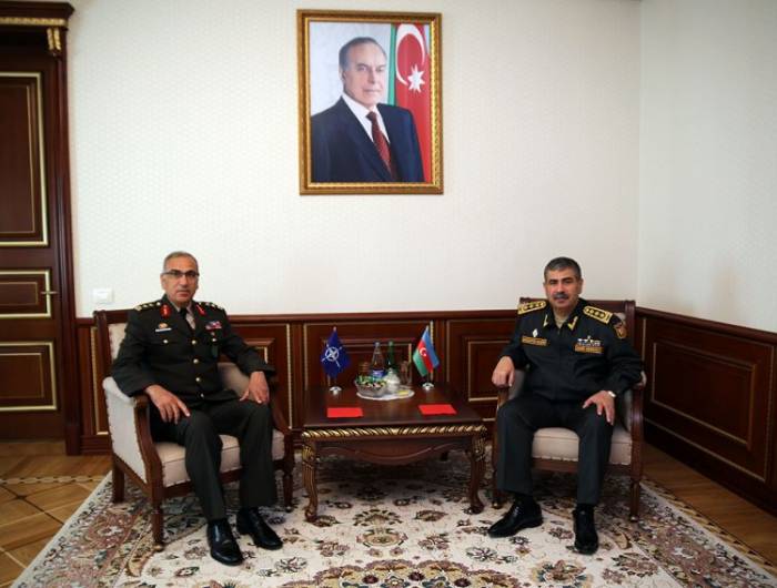Zakir Həsənov NATO generalı ilə görüşüb