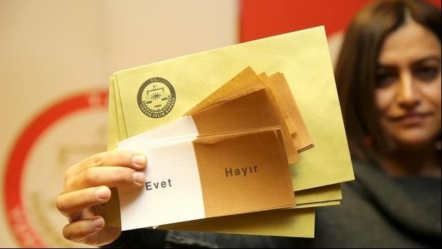Dünyanın gözü Türkiyədə: Seçkiyə saatlar qaldı - "Hə", yoxsa "Yox"?