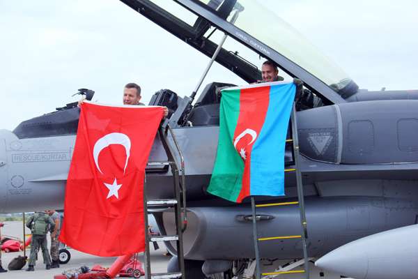 Azərbaycan-Türkiyə hərbi ittifaqı güclənir