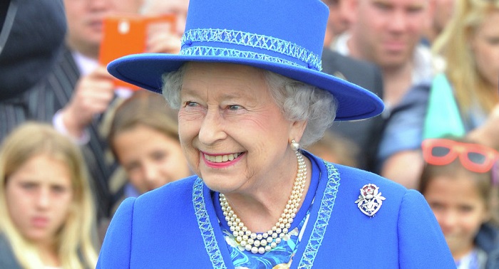 Queen Elizabeth II.: Nächtlicher Spaziergang endet fast tödlich