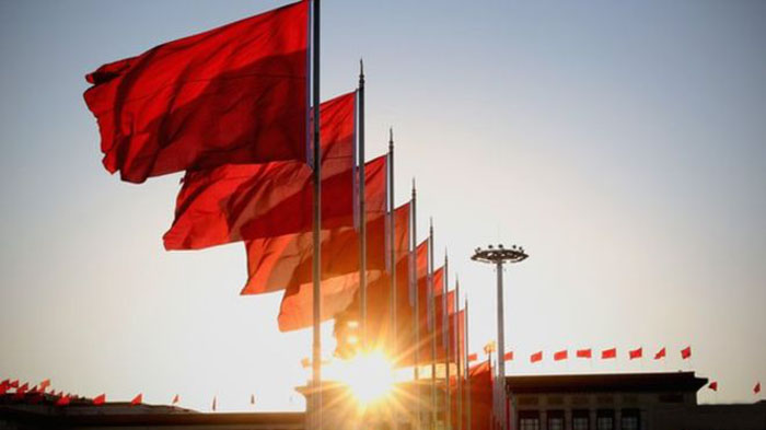 China`s economic growth falls to 6.9%