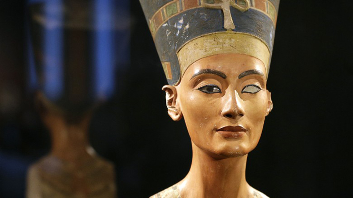 Have Egyptologists found Nefertiti`s long-lost tomb?
