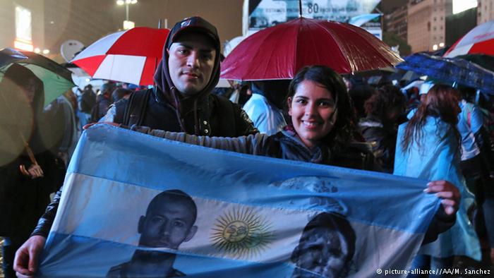 Argentina fans plead for Messi to reconsider