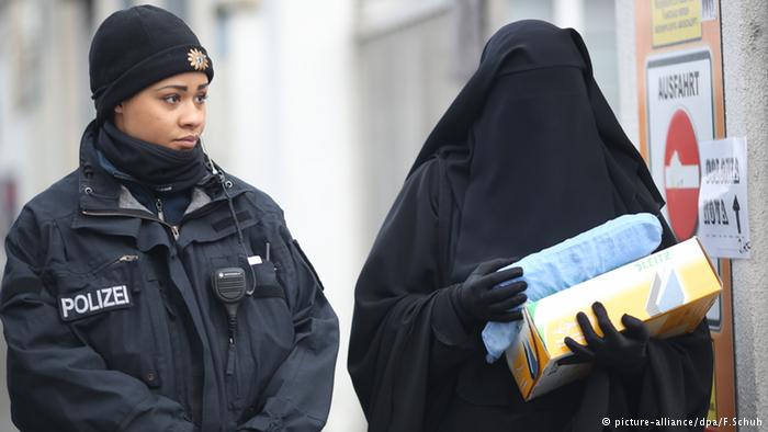Merkel says burqa likely hinders integration in Germany