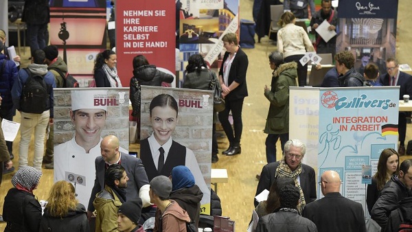 Allemagne: une foire à l`emploi réservée aux réfugiés