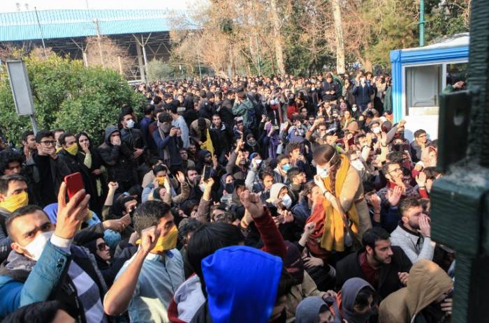 Iran: le gouvernement agira contre ceux qui "utilisent la violence et créent du désordre" (ministre)