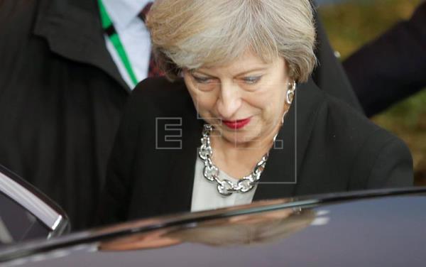 Los 27 piden que la CE negocie el brexit y que el Consejo Europeo controle el proceso