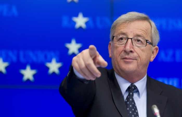 Juncker threatens to break up US in response to Trump's support for Brexit Juncker threatens to break up US in response to Trump's support for Brexit