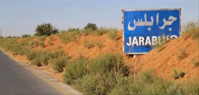 Des centaines de Syriens retournent à Jarablus après l`expulsion de l`EI - VIDEO