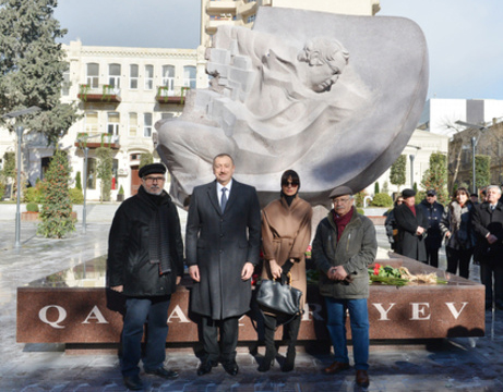 President Aliyev unveils Garayev monument
