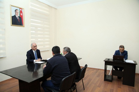 Şahin Mustafayev Salyanda vətəndaşları qəbul etdi 