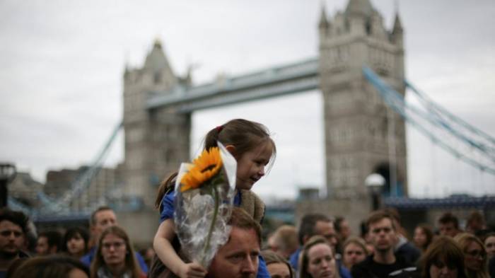 Attentat de Londres: minute de silence en hommage aux victimes