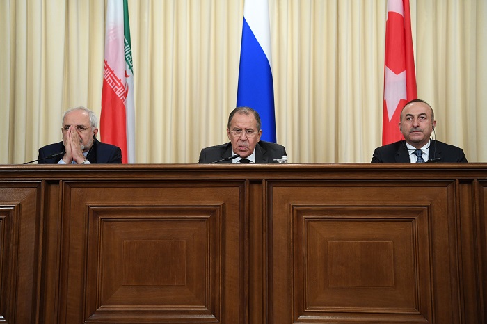 La Russie, l`Iran, la Turquie:   destituer Assad n`est pas une priorité