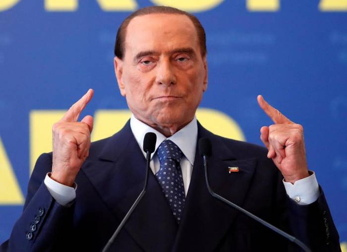 Berlusconi-L'Italie gardera l'euro, la Ligue du Nord est d'accord
