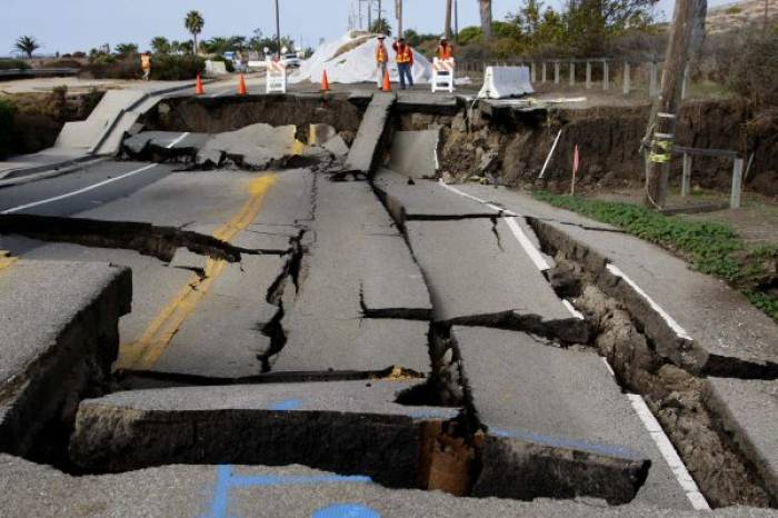 Nouveau bilan: 17 morts dans des glissements de terrain dans le sud de la Californie