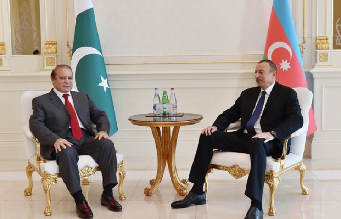 Entretien du président azerbaïdjanais Ilham Aliyev avec le Premier ministre pakistanais