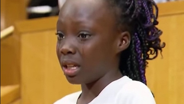 Etats-Unis: une petite fille éclate en sanglots en évoquant les violences policières - VIDEO