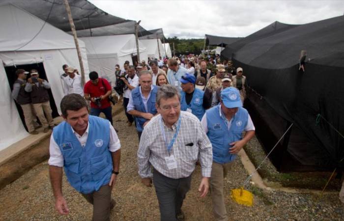 Embajadores de CSNU realizan visita a las FARC en Colombia