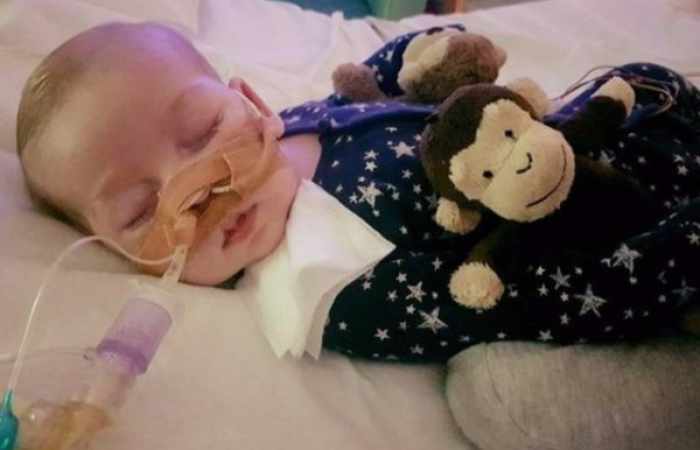 Angleterre: Des médecins autorisés à laisser un bébé mourir