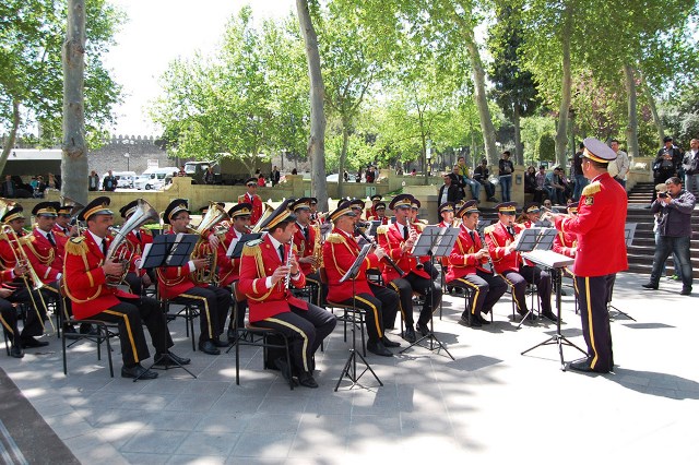 Silahlı Qüvvələrin orkestrləri Bakıda çıxış edəcək
