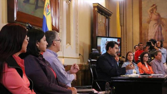 Maduro advierte de campaña mediática de derecha contra la paz