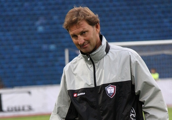 L`ancienne légende d`Arsenal Tony Adams parle de combats au Karabakh