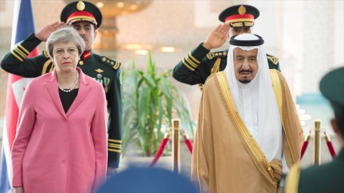 Riad da regalos valorados en $128.000 a parlamentarios británicos