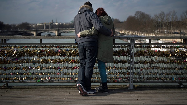 De plus en plus de couples dans lesquels l`homme est plus jeune que la femme