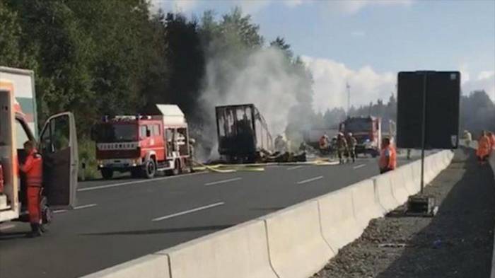 Autobús incendiado en Alemania deja 31 heridos y 17 desaparecidos