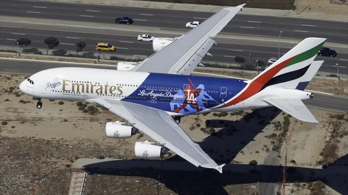 Aerolínea Emirates cambia su tripulación por decreto de Trump