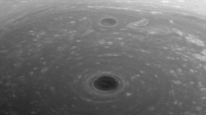 NASA difunde foto de la ‘cima del mundo’ de Saturno