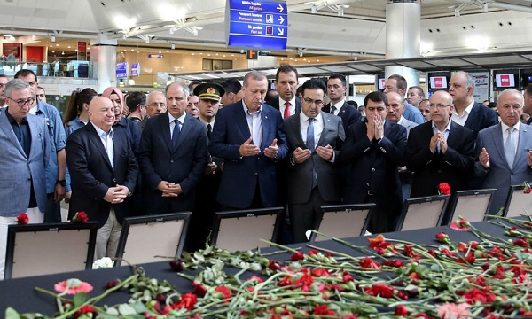 Turquie: 13 suspects inculpés et écroués pour l`attentat d`Istanbul