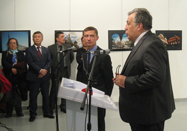 L`ambassadeur russe assassiné enterré jeudi, en présence de Poutine