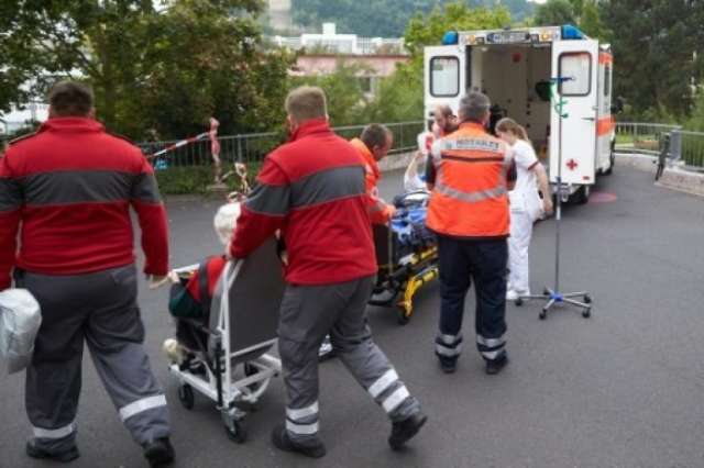 Thousands evacuated as Germany tackles huge WWII bombs
