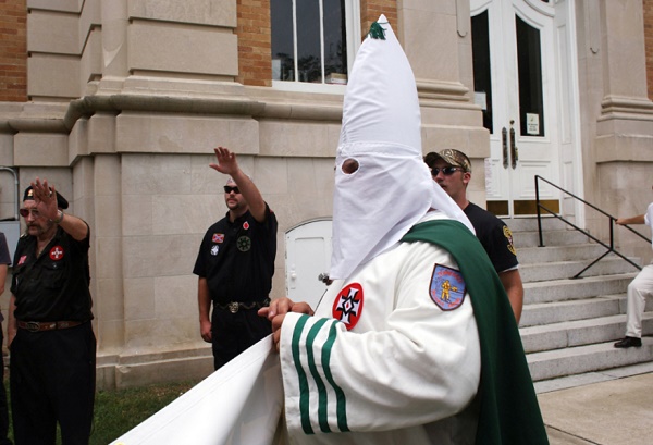 L`ancien leader du Ku Klux Klan réaffirme son soutien total à Trump