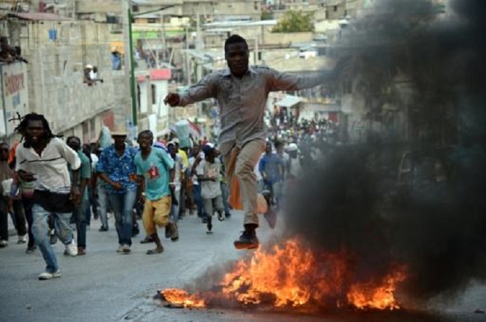 Nach Wahlverschiebung Massenproteste und Unruhen auf Haiti