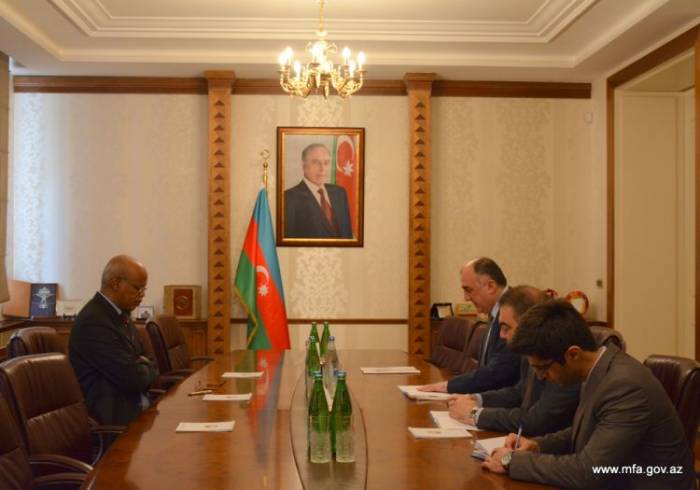 Elmar Mammadyarov recibió al Embajador