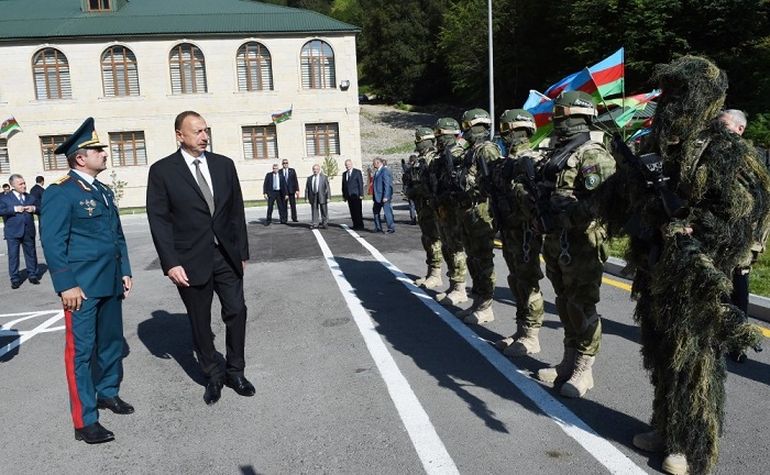 Président Aliyev a vu l`avant-poste de l`unité des gardes-frontière à Shaki - PHOTOS