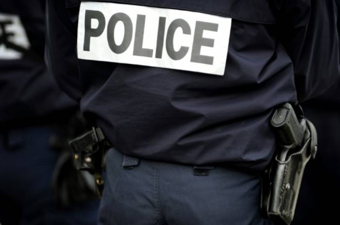 Un policier agressé sur le parvis de Notre-Dame à Paris, l'assaillant blessé par balle