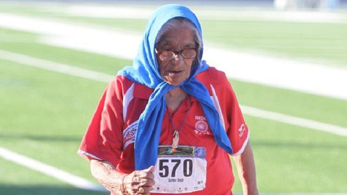 À 100 ans, elle court le 100 mètres en mass start