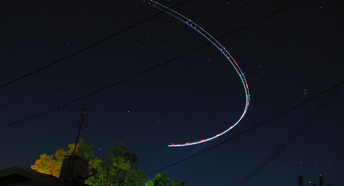 UFO hunter captures footage of ‘Alien Mothership’ whizzing over London - VIDEO