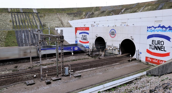 Migrants Storm Channel Tunnel, Eurotunnel Train Services Halted