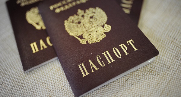 Le politologue américain Paul Craig Roberts demande un passeport russe à Poutine  
