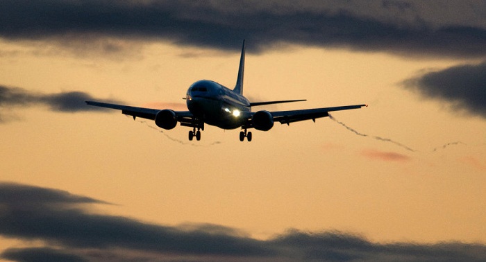 Boeing 737 Preparing for Emergency Landing in Russia`s Surgut