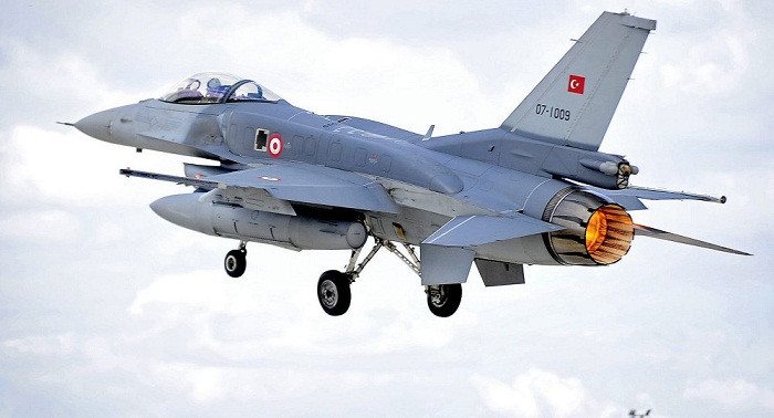 20 Turkish military aircraft violate Greek airspace