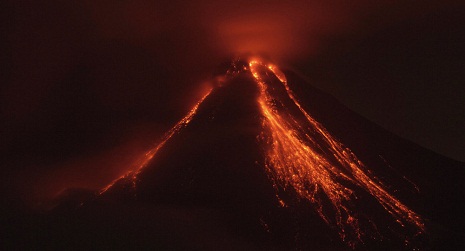 Volcano Erupts in Mexico, Spewing Lava and Ash - VIDEO