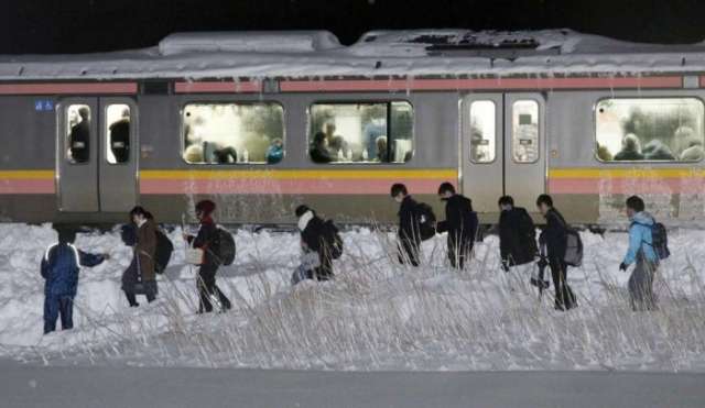 Heavy snow strands 430 people overnight on train in Japan- NO COMMENT