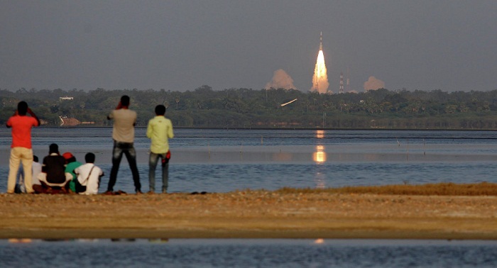 Une fusée indienne met en orbite 20 satellites